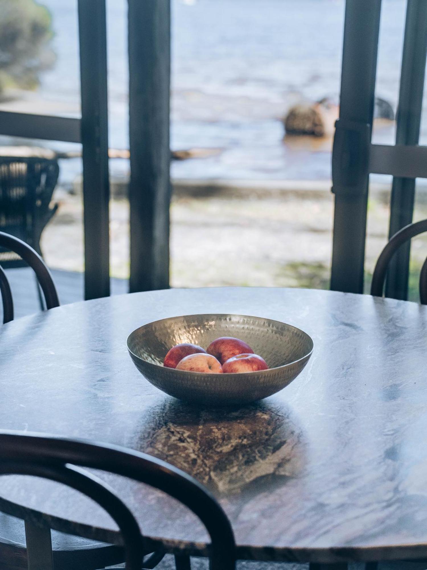 Risby Cove Boutique Hotel Strahan Eksteriør billede