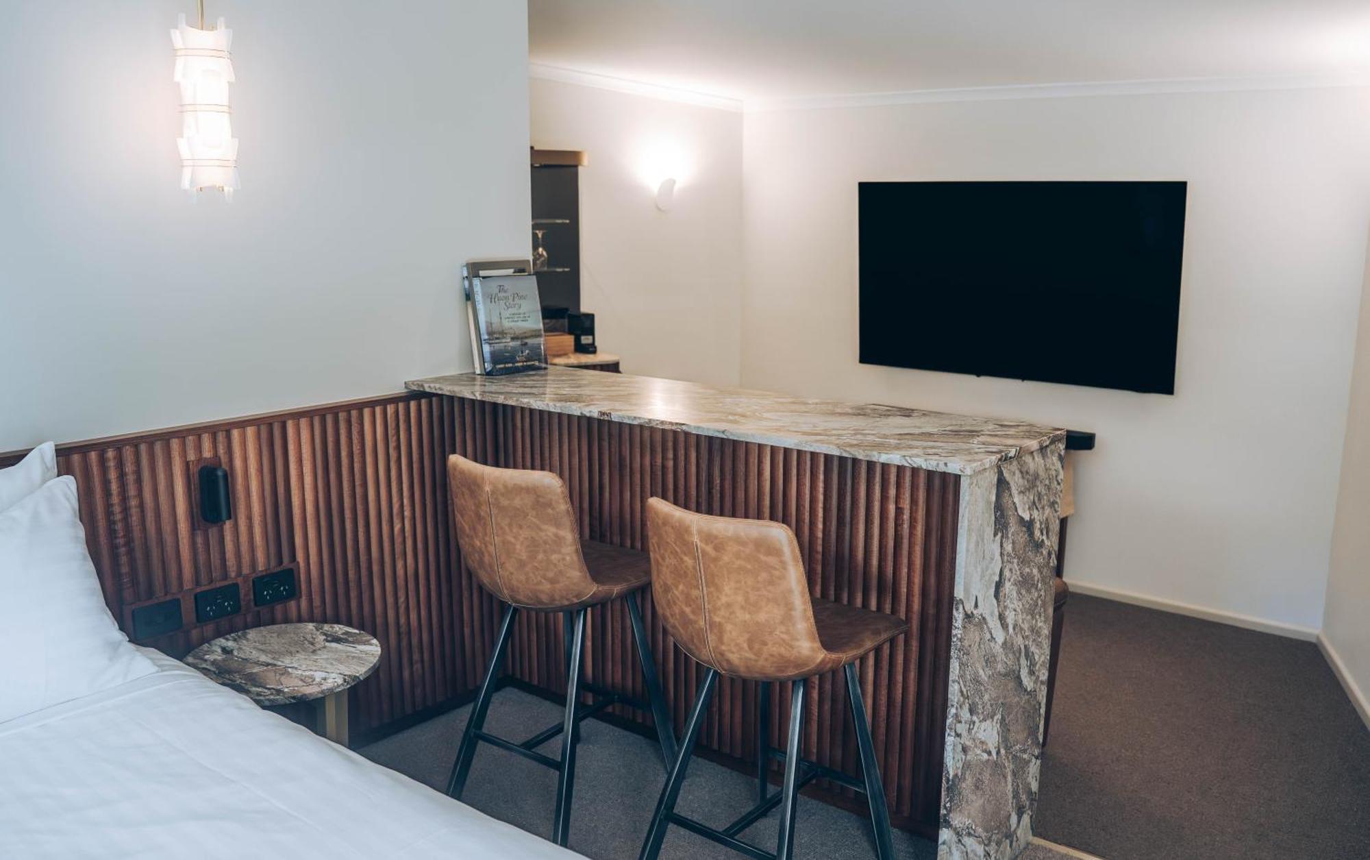 Risby Cove Boutique Hotel Strahan Eksteriør billede