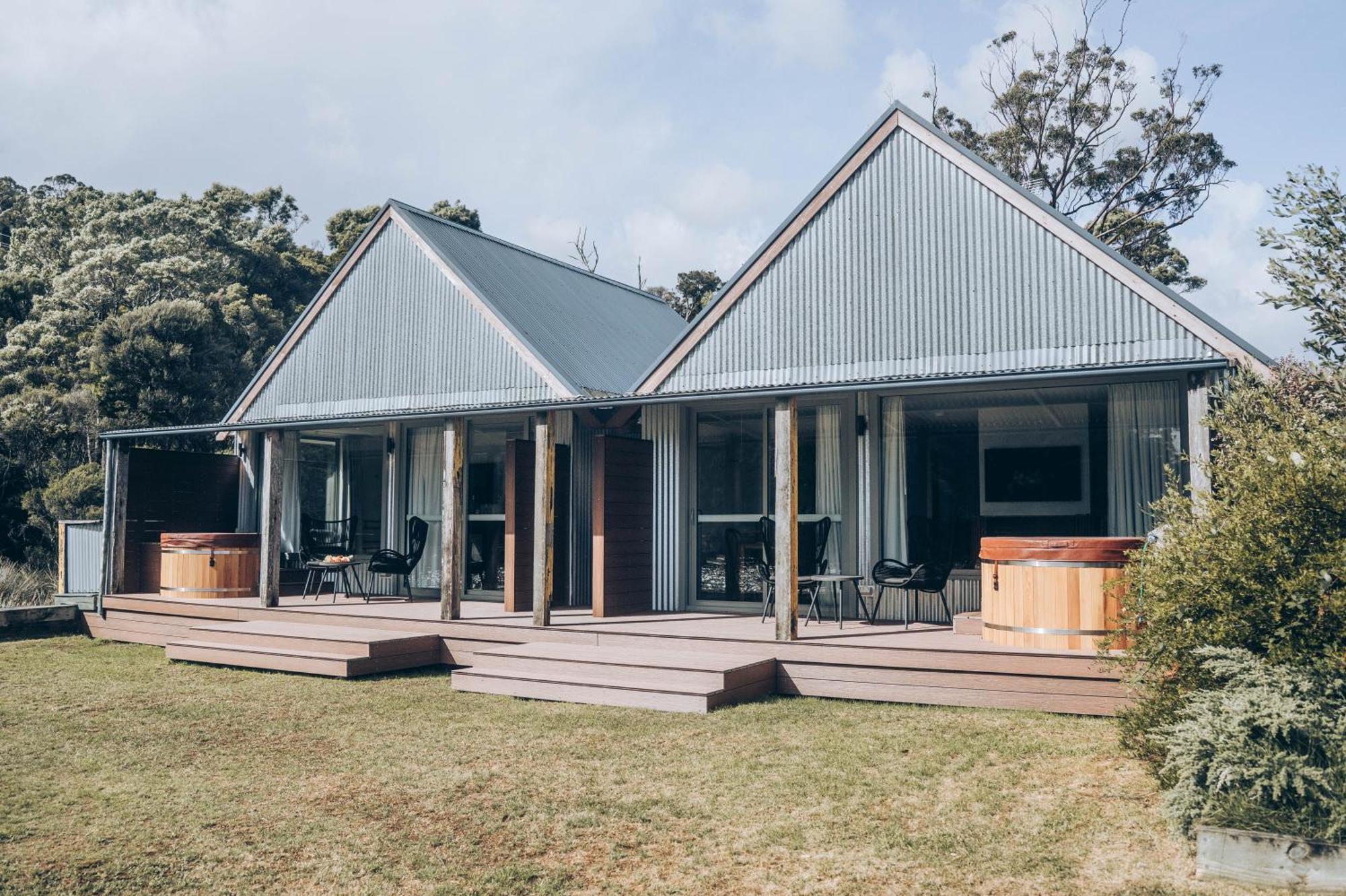 Risby Cove Boutique Hotel Strahan Eksteriør billede
