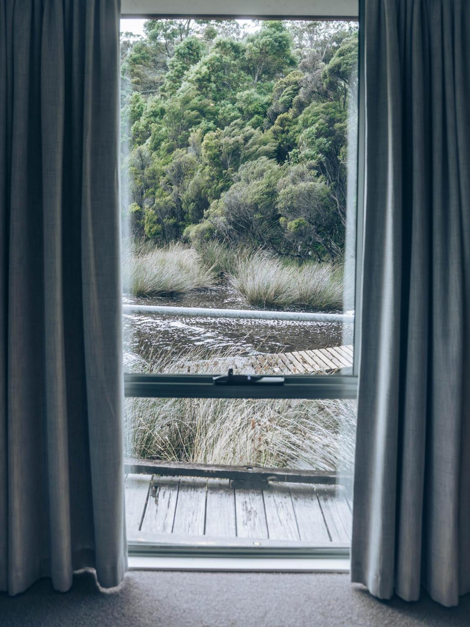 Risby Cove Boutique Hotel Strahan Eksteriør billede